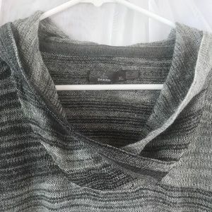 Hooded Prana Light Knitted Sweater